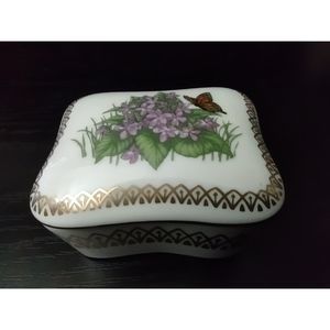 Signed Vintage Heritage House Classics Limited Music Box 1989